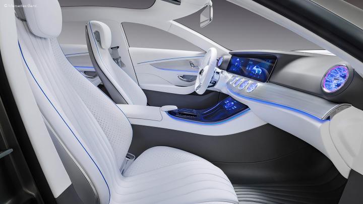Dash is the future of autonomous car infotainment design